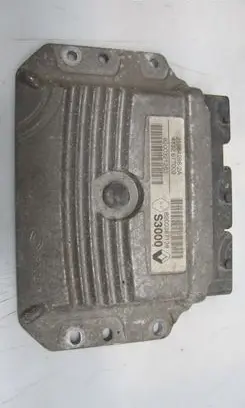 Renault Megane II Engine control unit/module 215842882A 4132677009