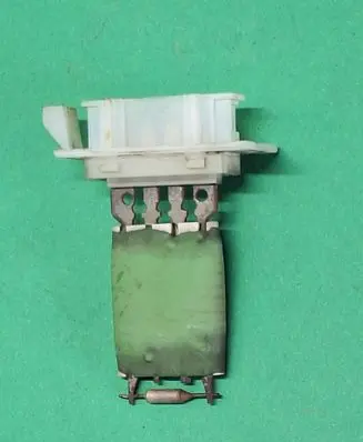 Volkswagen Golf V Heater blower motor/fan resistor 1K0959263A