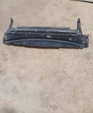 Front bumper skid plate/under tray