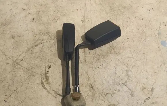 Audi A3 S3 8L Middle seatbelt buckle (rear) 8L0857739010