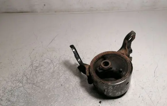 Mitsubishi Lancer X Engine mount bracket