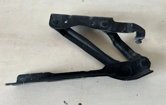 Volkswagen Eos Engine bonnet/hood hinges 100823301C