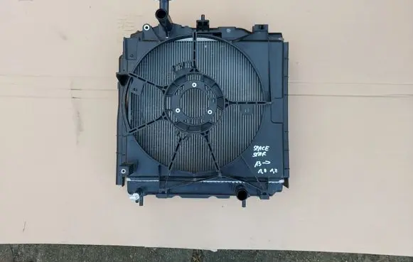 Mitsubishi Space Star Radiator cooling fan shroud 1350A843