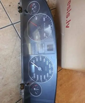 Audi A6 S6 C4 4A Speedometer (instrument cluster) 110902195007