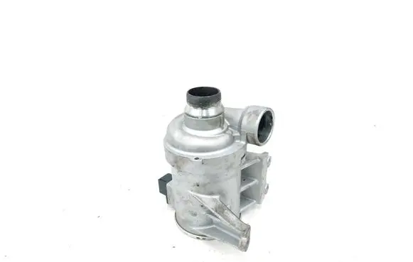 Volvo XC60 Water pump 31368715 702702280
