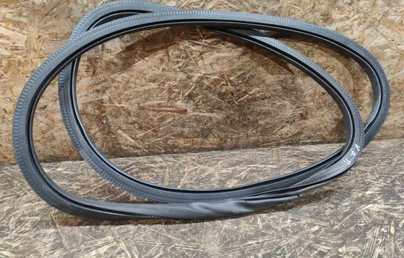 Ford Fusion II Front door rubber seal