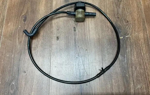 Mercedes-Benz SL R129 Turbo solenoid valve 0004701993