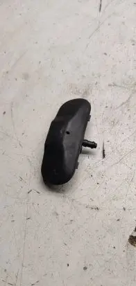 Windshield washer spray nozzle