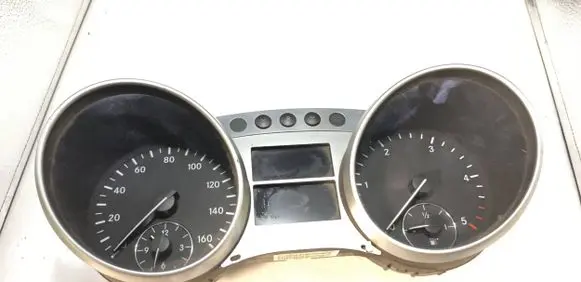 Mercedes-Benz ML W164 Speedometer (instrument cluster) A2514402111 A2C53240818