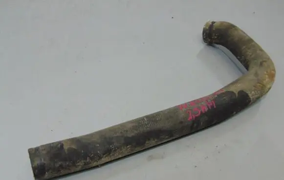 Iveco Daily 6th gen Engine coolant pipe/hose