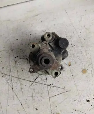 Volvo S40, V40 Power steering pump