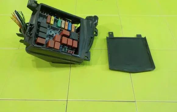 Ford Ka Fuse box set 51807674 BEZPIECZNIKOW