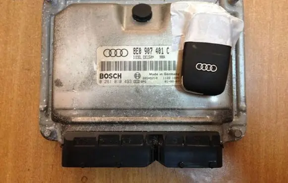 Audi A4 S4 B6 8E 8H Engine control unit/module 8E0907401C
