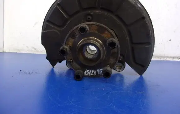 Volkswagen PASSAT B6 Front wheel hub spindle knuckle 3C0407258F