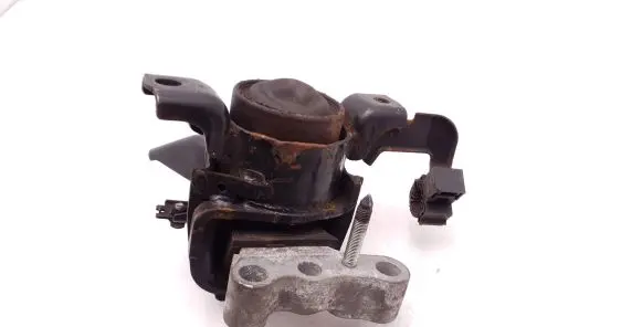 Toyota Verso Engine mount bracket