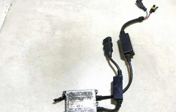 Volkswagen PASSAT B6 Headlight ballast module Xenon