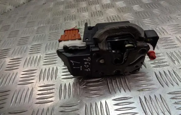 Peugeot 607 Rear door lock