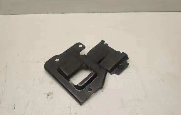 Mercedes-Benz S W220 Radiator mount bracket A2205040640
