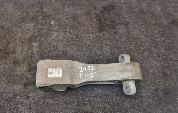 BMW 2 F46 Engine mount bracket 6872114