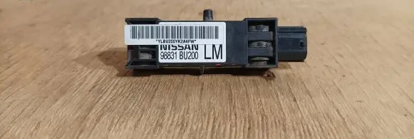 Nissan Almera Tino Airbag deployment crash/impact sensor 98831 BU200