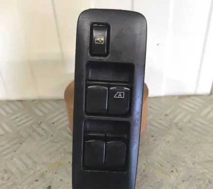 Nissan Qashqai Electric window control switch 25401BB60A 05714C