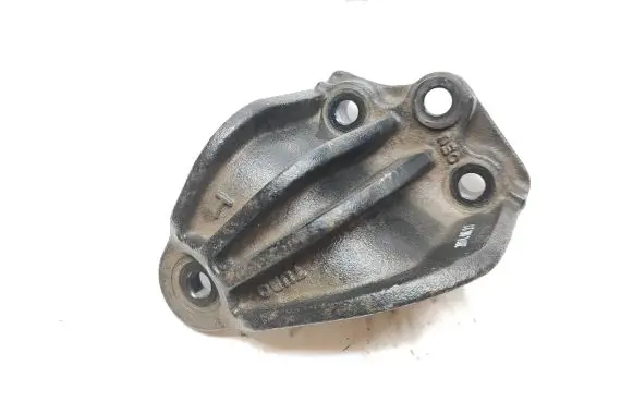 KIA Sportage Engine mounting bracket