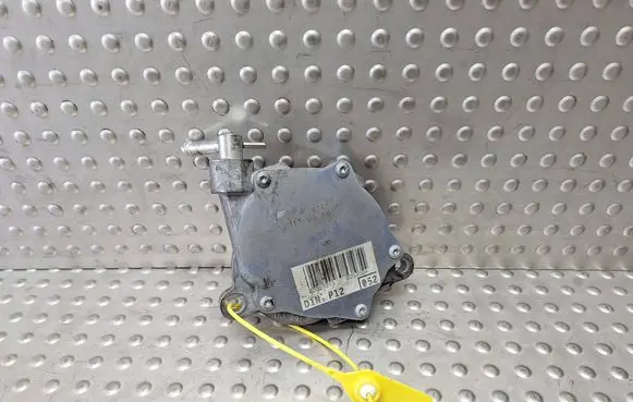 Toyota Yaris Vacuum pump