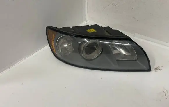 Volvo V50 Headlight/headlamp 30698886