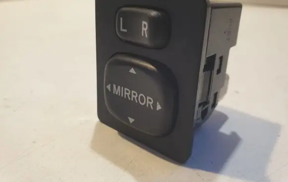 Toyota Corolla Verso AR10 Wing mirror switch 769746A 183574