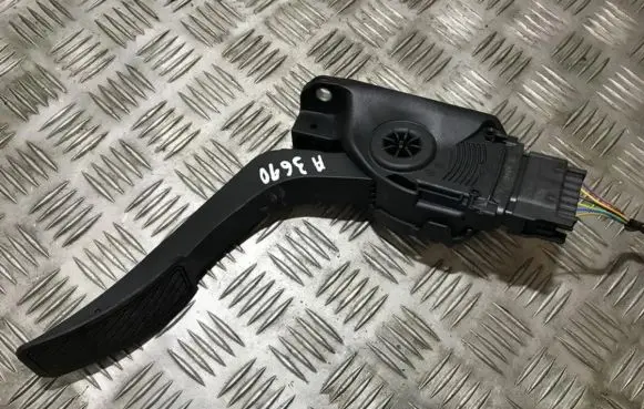 Ford Fiesta Accelerator throttle pedal 8v219f836ab 8v21-9f836-ab