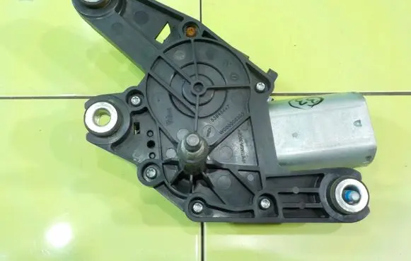Mercedes-Benz C W204 Rear window wiper motor 53029912 XP214