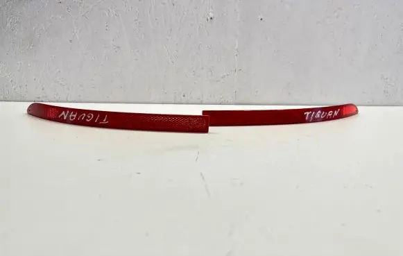 Rear tail light reflector