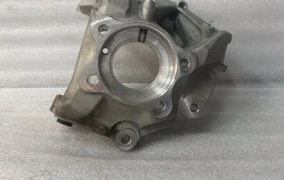Volvo XC40 Rear wheel hub spindle/knuckle 32246338 1091801