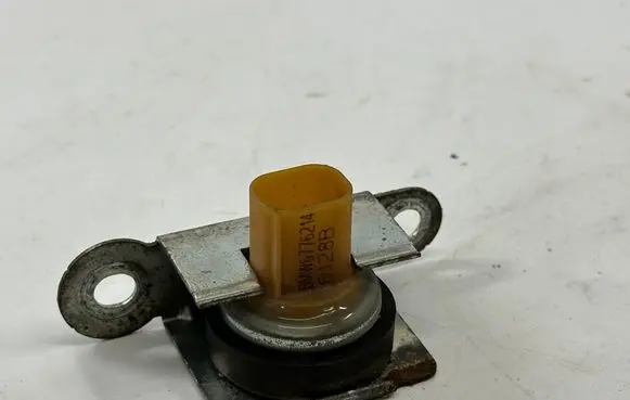 BMW 7 E65 E66 Acceleration sensor 6776214 37146776214 6781407
