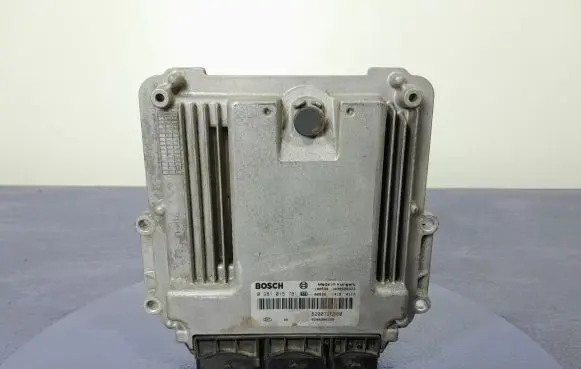 Renault Laguna III Engine control unit/module ECU 281015781