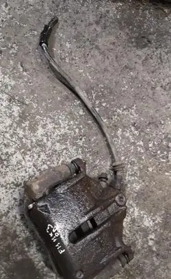 Ford Mondeo Mk III Front brake caliper