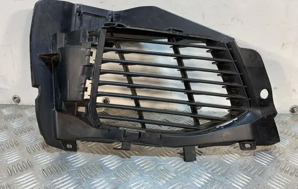 Peugeot 5008 Front bumper lower grill C06760091ISMO08 AA37938073