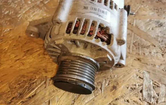 Toyota Hilux (AN10, AN20, AN30) Generator/alternator 4890513 110204 12V85A