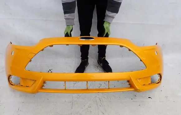 Ford Focus Front bumper CM5117757A