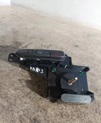 Toyota Yaris Hazard light switch 758294