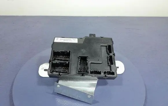 Ford Fiesta Comfort/convenience module DN1T-15K600-ED