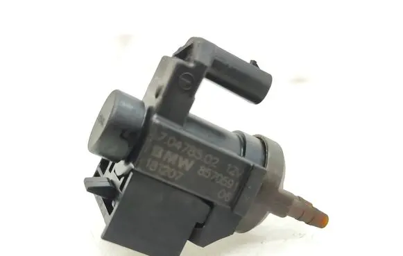 BMW 5 G30 G31 G38 Vacuum valve 70478502 18T207 8570591