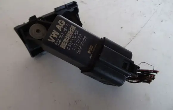 Audi A3 S3 A3 Sportback 8P Glow plug pre-heat relay 038907281D