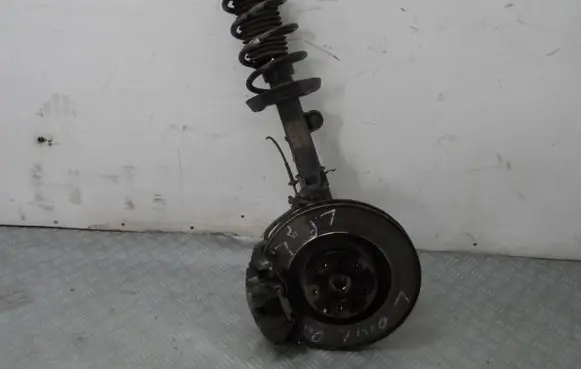 Fiat 500L Front wheel hub spindle knuckle