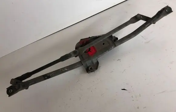 Audi A4 S4 B5 8D Front wiper linkage and motor
