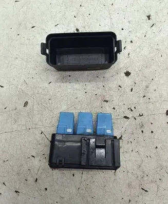 Nissan Navara D40 Fuse box set 64200049