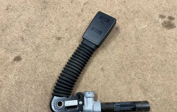 BMW 3 E46 Front seatbelt buckle 72119119552 9119552 8257788