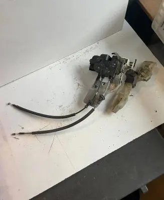 Hyundai Santa Fe Front door lock