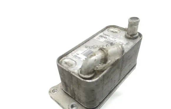 Volvo XC60 Oil filter mounting bracket 31325045