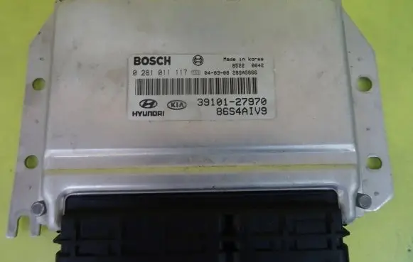 Hyundai Santa Fe Engine control unit/module 0281011117